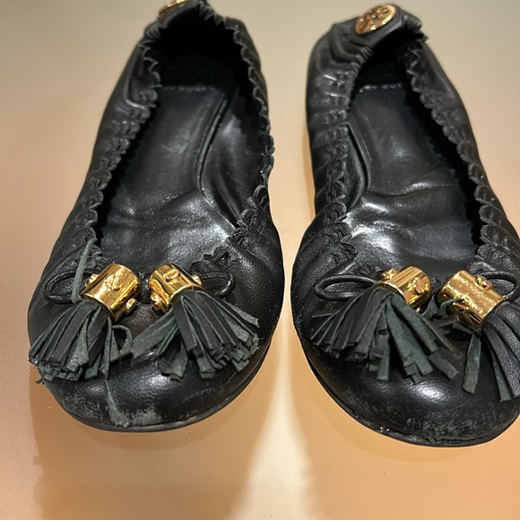 Tory Burch black leather tassle ballet flats, size 9 - Picture 2 of 7